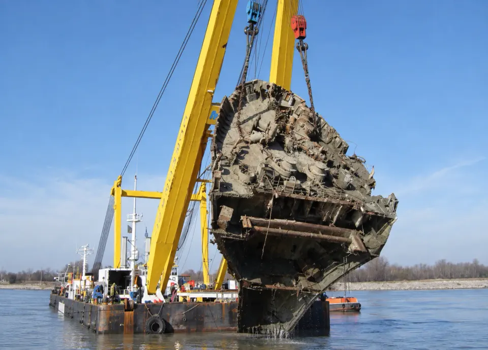 Removal of 5 wrecks: project photograph